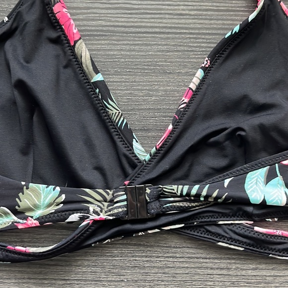 🌟5/$25 bikini top - Picture 6 of 6